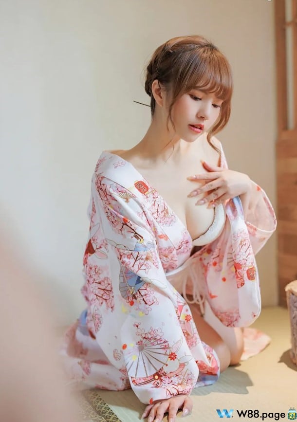 Zhang Si Yun lả lơi khoe sắc vóc nuột nà trong tà Kimono (1)
